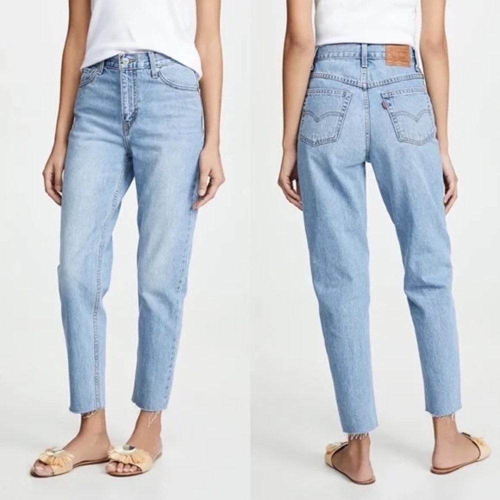 LEVI’S Raw Hem Mom Jean